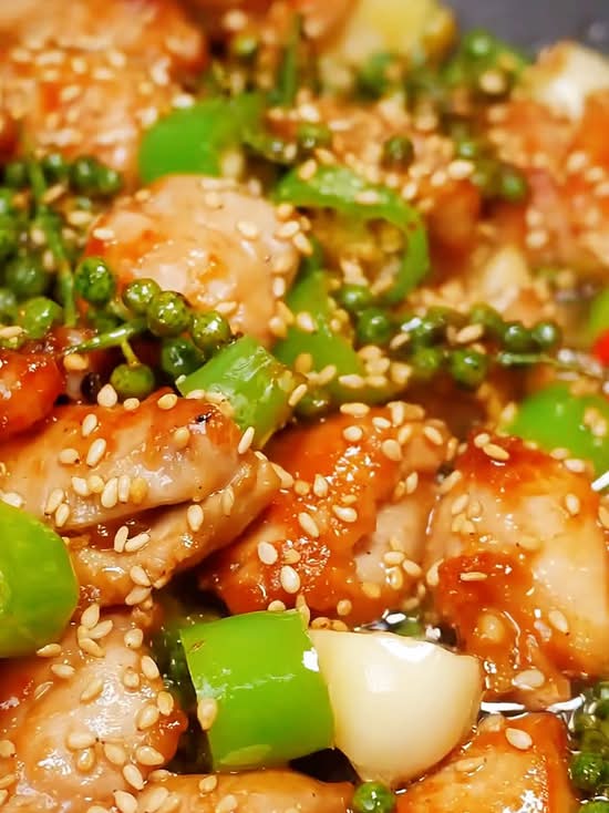 Poulet au poivre du Sichuan / Sichuan Pepper Chicken 花椒鸡